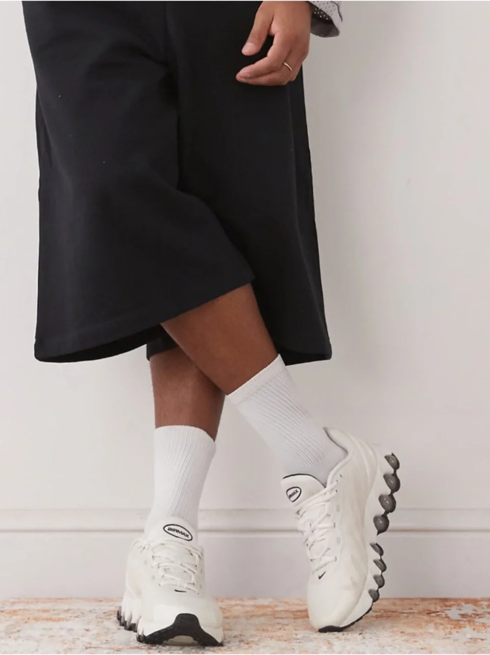 NIKE AIR MAX DN8
